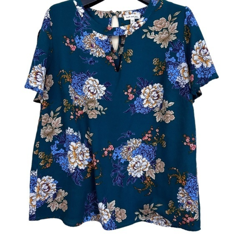 Faith & Joy floral shirt sleeve top size 1x